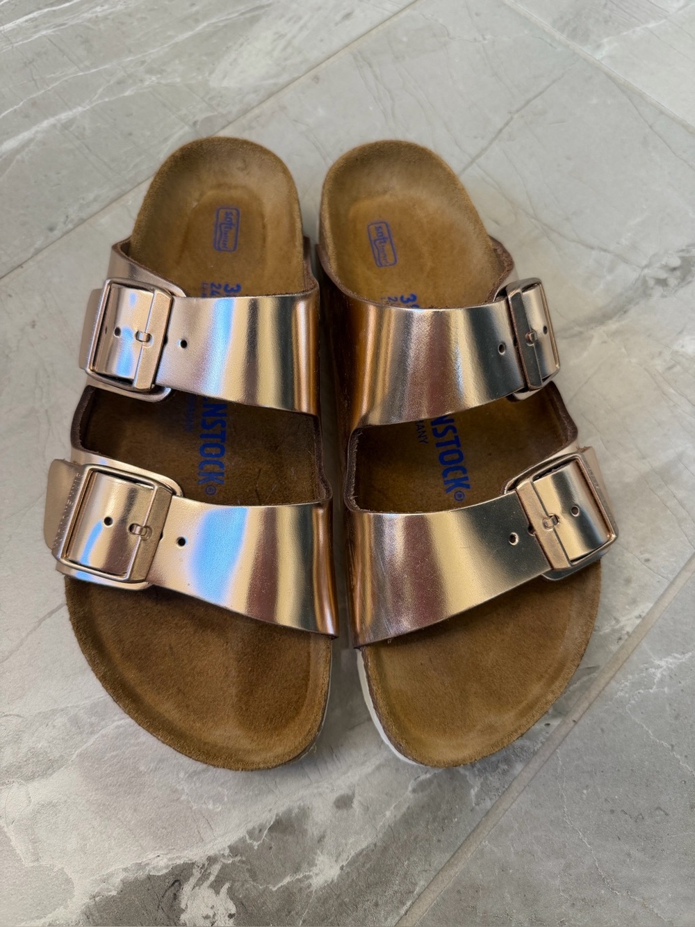 Birkenstock women’s Metallic Rose Gold Double Buckle Arizona softbed Sandals